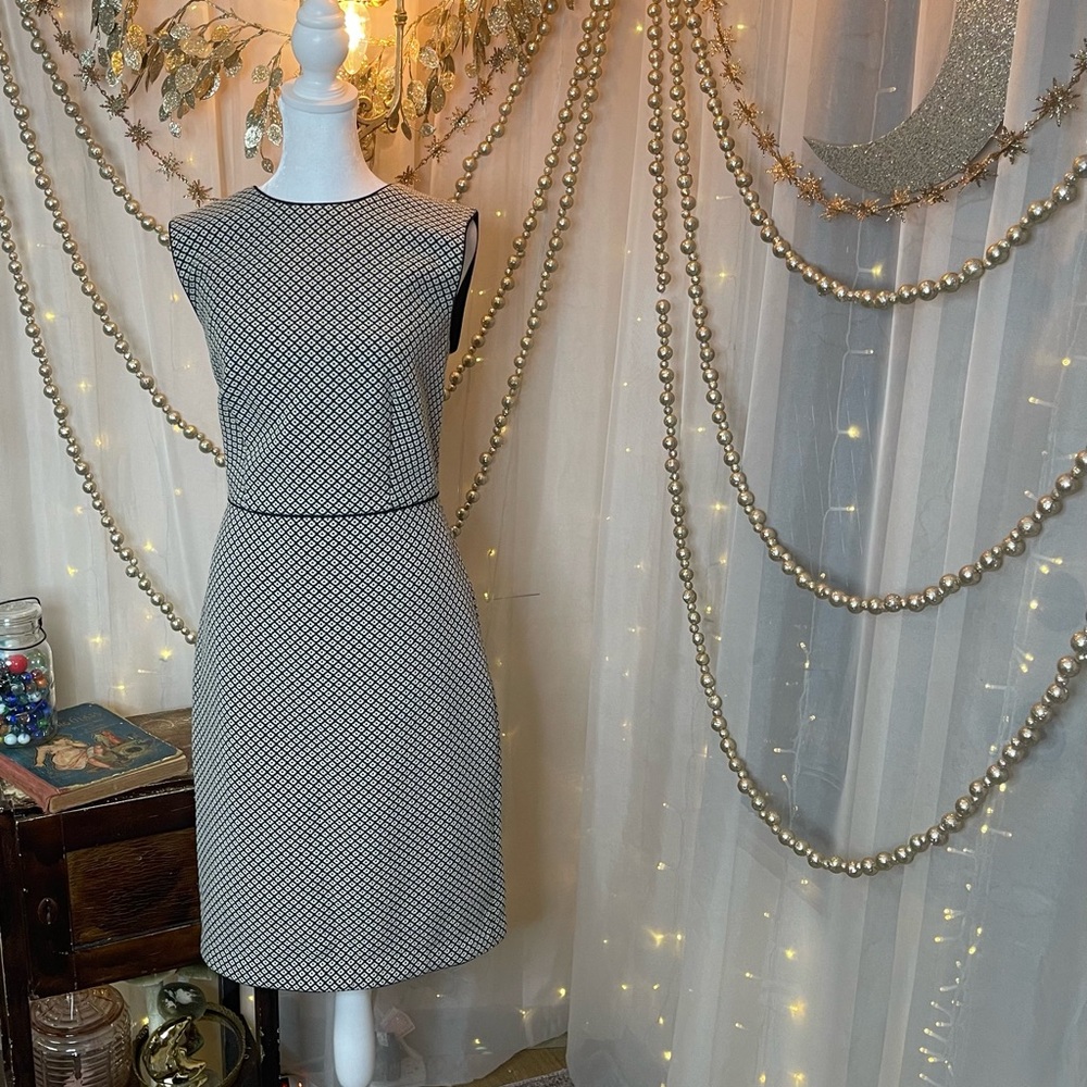Blue and Yellow Patterned Sheath Midi Dress Sleeveless Crew Neck